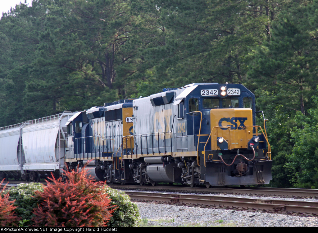 CSX 2342 & 6915 work a local industry